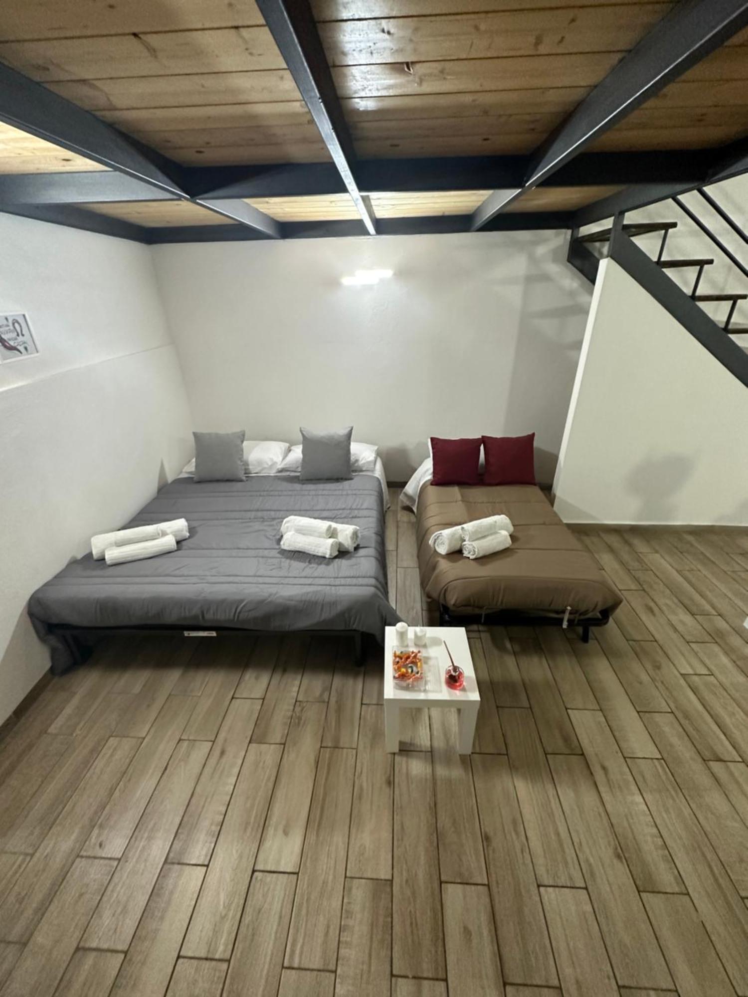 Aurora House Apartment Napoli Bagian luar foto