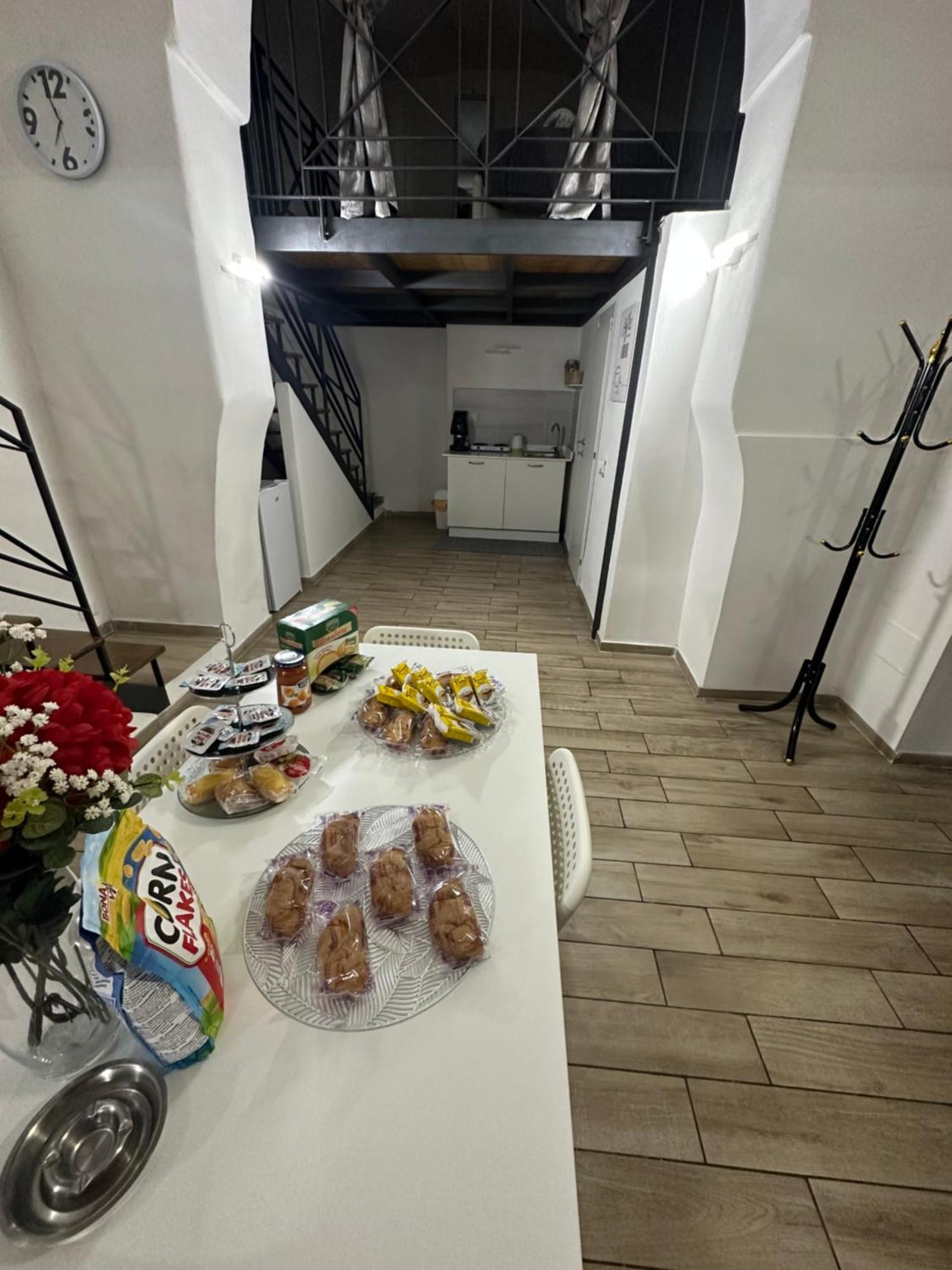 Aurora House Apartment Napoli Bagian luar foto