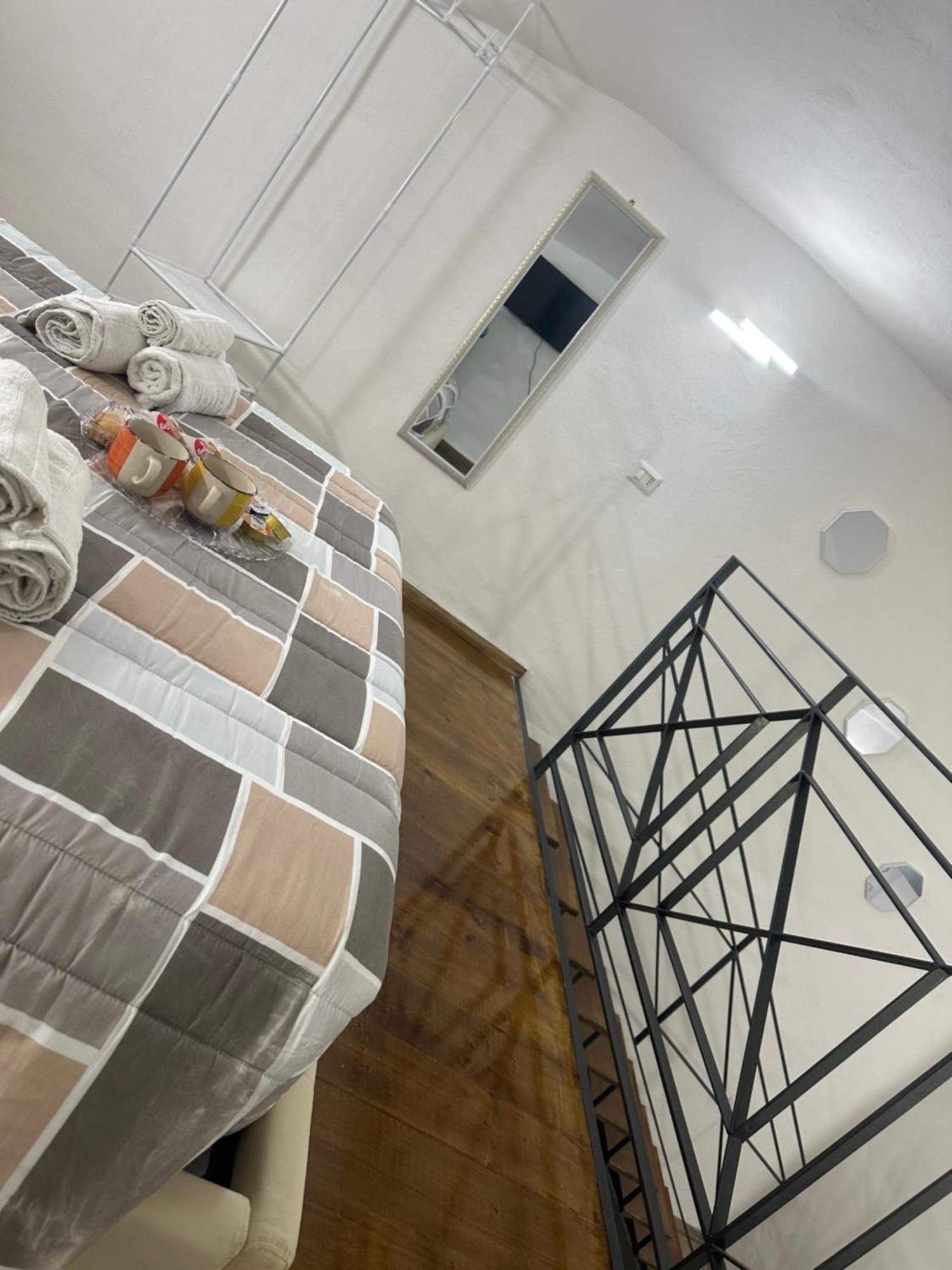 Aurora House Apartment Napoli Bagian luar foto
