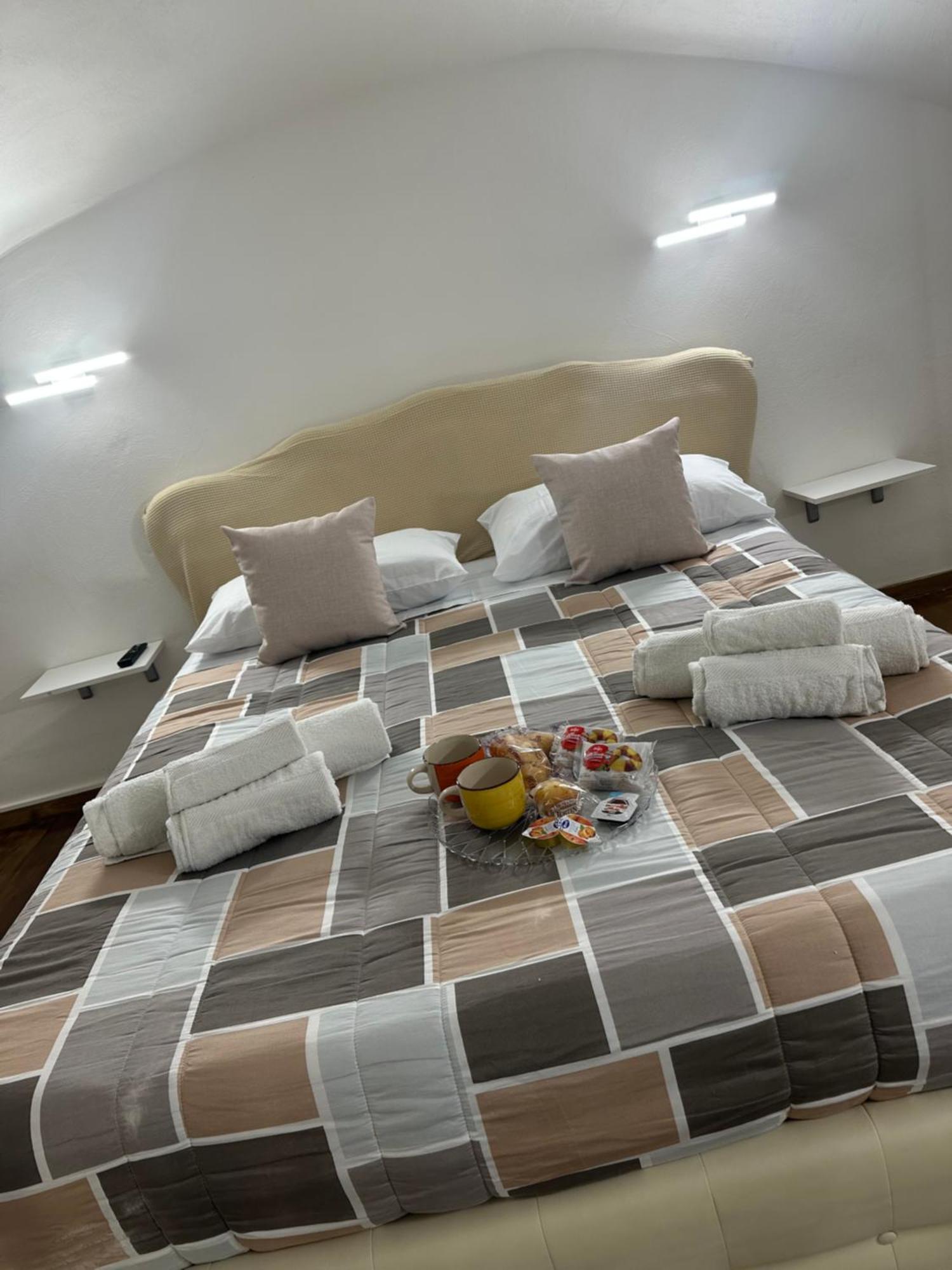 Aurora House Apartment Napoli Bagian luar foto
